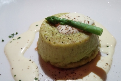 Tortino di asparagi con crema di parmigiano